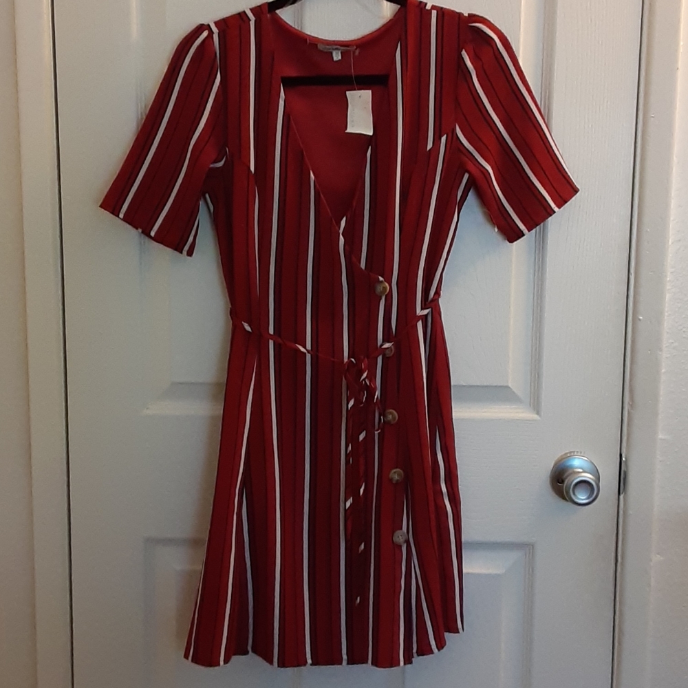 CHARLOTTE RUSSE MAROON  DRESS SIZE MEDIUM